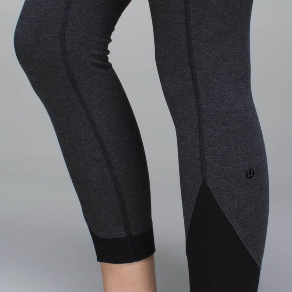 Lululemon Refine Crop Legging Heathered Black / Black size 6 - Picture 3 of 11